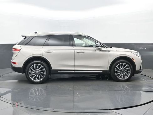 Used 2024 Lincoln Corsair Reserve FWD image 2
