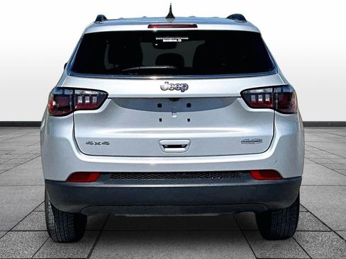 Used 2024 Jeep Compass Latitude AWD/4WD image 4
