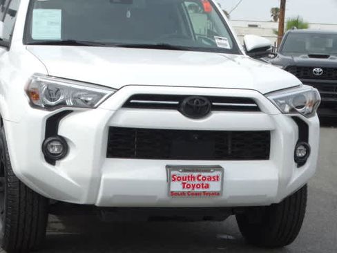 Used 2023 Toyota 4Runner SR5 Premium w/ Moonroof Package RWD image 4