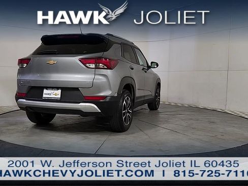 Used 2025 Chevrolet TrailBlazer LT AWD/4WD image 7
