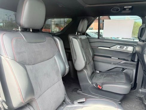 Used 2025 Ford Explorer ST w/ Sun And Sound Package image 40