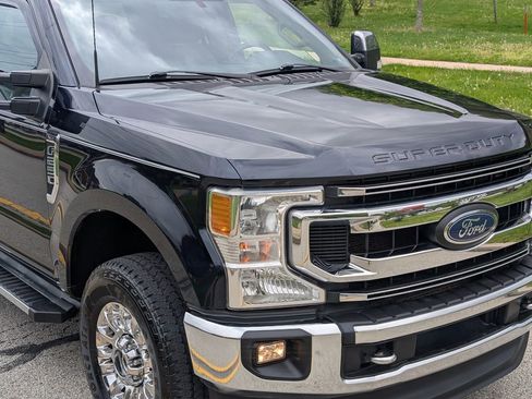 Used 2021 Ford F250 XLT w/ XLT Premium Package AWD/4WD image 16