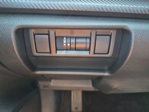 Used 2024 Subaru Crosstrek 2.5i Limited w/ Crosstrek Mirror Package AWD/4WD image 17