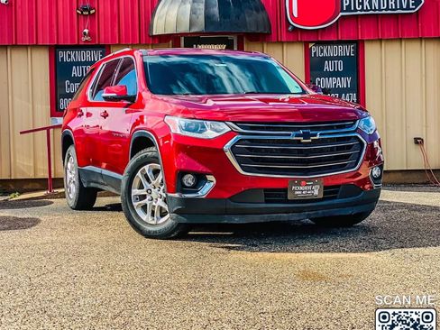 Used 2020 Chevrolet Traverse LT FWD image 1