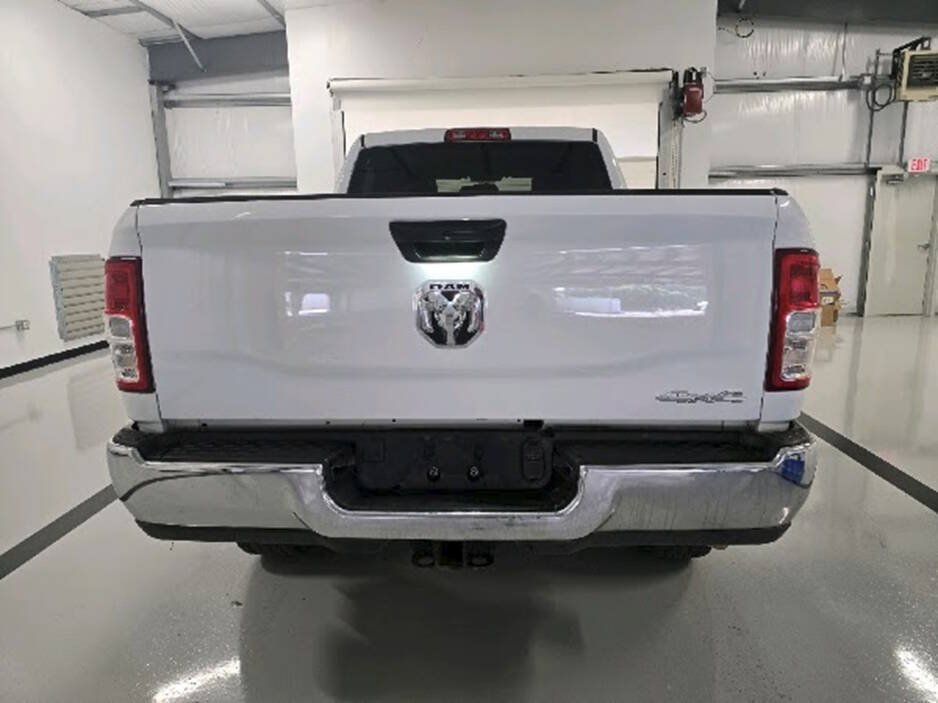 Used 2024 RAM 2500 Tradesman w/ Chrome Appearance Group AWD/4WD image 8