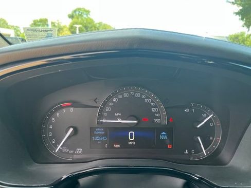 Used 2017 Cadillac XT5 Luxury w/ Driver Awareness Package AWD/4WD image 23