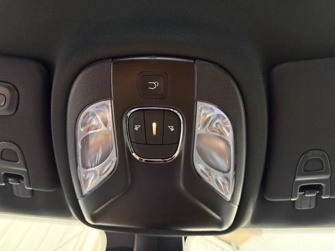 Used 2023 Jeep Compass Latitude w/ Convenience Group AWD/4WD image 22