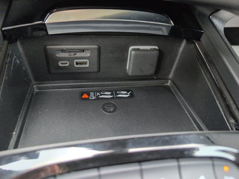 Used 2023 Buick Envision Avenir AWD/4WD image 27