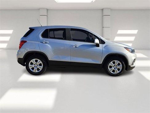 Used 2018 Chevrolet Trax LS image 6