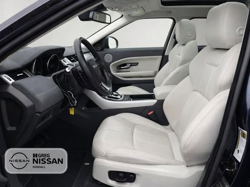 Used 2017 Land Rover Range Rover Evoque SE AWD/4WD image 7