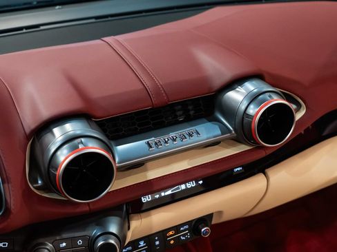Certified 2022 Ferrari 812 GTS RWD image 33