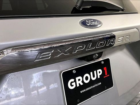 Used 2020 Ford Explorer XLT w/ Equipment Group 202A RWD image 27
