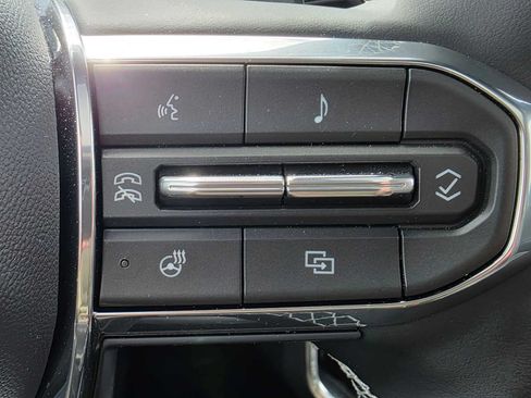 Certified 2026 GMC Acadia Denali w/ Super Cruise Package AWD/4WD image 31