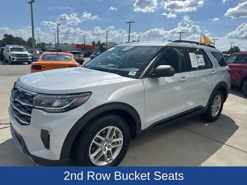 Certified 2026 Ford Explorer Active w/ Active Comfort Package RWD image 3