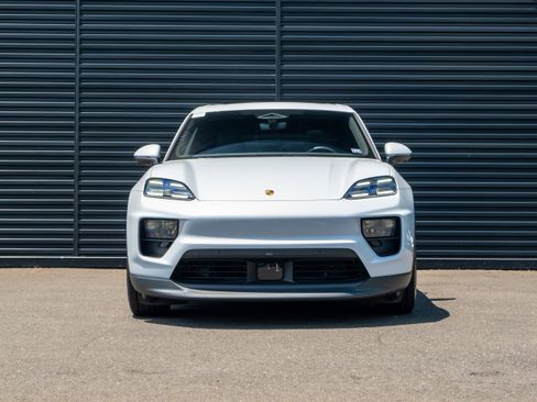 Used 2025 Porsche Macan Electric image 11