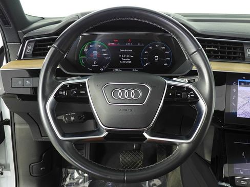 Used 2024 Audi Q8 e-tron Premium AWD/4WD image 27
