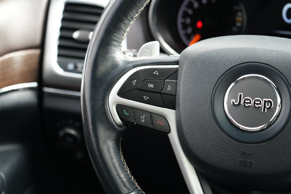 Used 2015 Jeep Grand Cherokee Overland w/ Advanced Technology Group AWD/4WD image 22