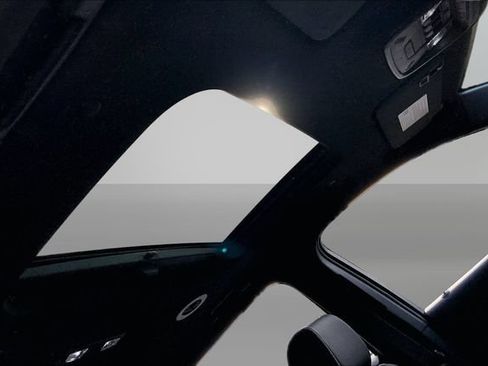 Used 2023 Chevrolet Traverse Premier AWD/4WD image 22