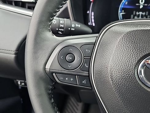 Used 2025 Toyota Corolla Cross XLE w/ Convenience Package AWD/4WD image 22