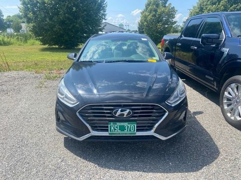 Used 2018 Hyundai Sonata SE FWD image 2