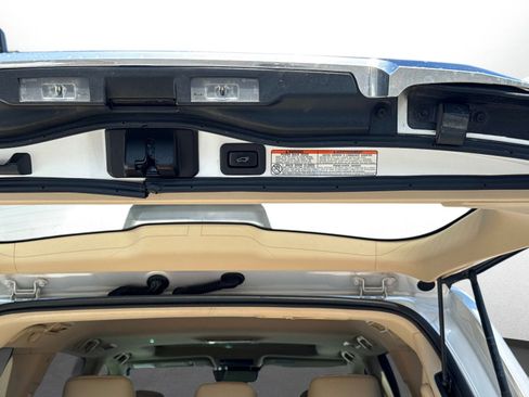 Used 2021 Lexus LX 570 4WD w/ Luxury Package image 12