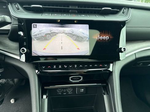 New 2026 Jeep Grand Cherokee Limited w/ Limited Altitude Package AWD/4WD image 13