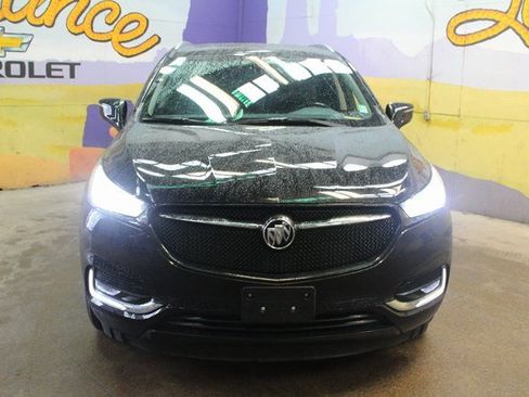 Used 2021 Buick Enclave Essence w/ Sun And Navigation Package image 3