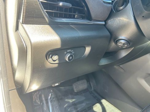 Used 2023 Chevrolet Traverse High Country image 20