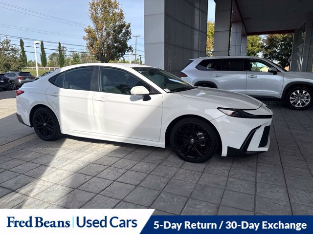 Used 2025 Toyota Camry SE w/ Multimedia Upgrade Package FWD image 3