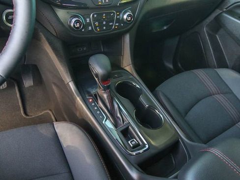 Used 2023 Chevrolet Equinox RS FWD image 20