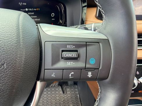 Used 2023 INFINITI QX60 Sensory w/ Cargo Package AWD/4WD image 31