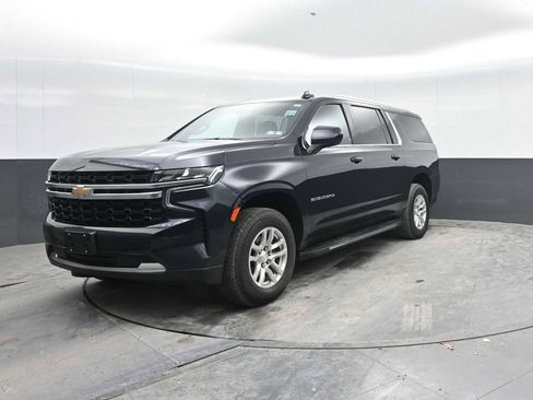 Used 2022 Chevrolet Suburban LS AWD/4WD image 4