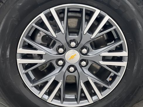 Used 2024 Chevrolet Traverse LT image 72