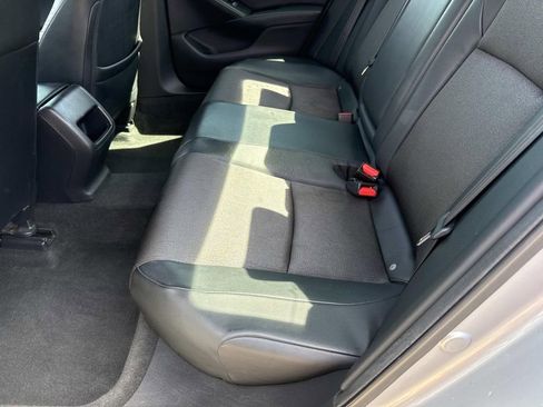 Used 2018 Honda Accord Sport image 16