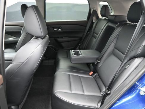 Used 2023 Nissan Rogue SV w/ SV Premium B Package FWD image 17