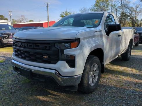 Used 2022 Chevrolet Silverado 1500 W/T RWD image 2