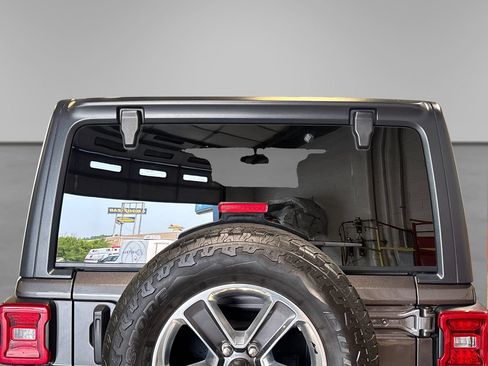 Used 2021 Jeep Wrangler Unlimited Sahara w/ Safety Group AWD/4WD image 20