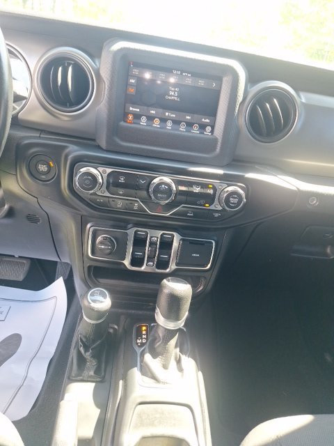 Used 2022 Jeep Wrangler Unlimited Sport AWD/4WD image 19