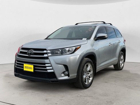 Used 2018 Toyota Highlander Limited image 1