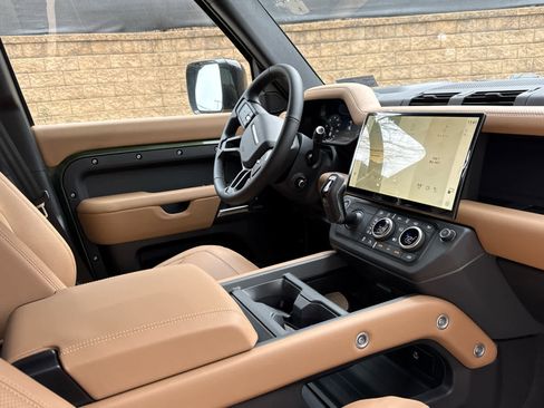New 2026 Land Rover Defender 110 X-Dynamic SE AWD/4WD image 8
