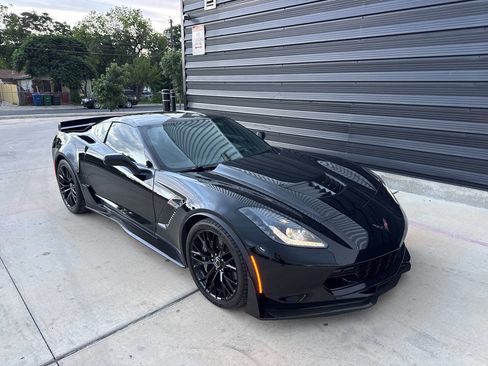 Used 2015 Chevrolet Corvette Z06 w/ 3LZ Preferred Equipment Group RWD image 28