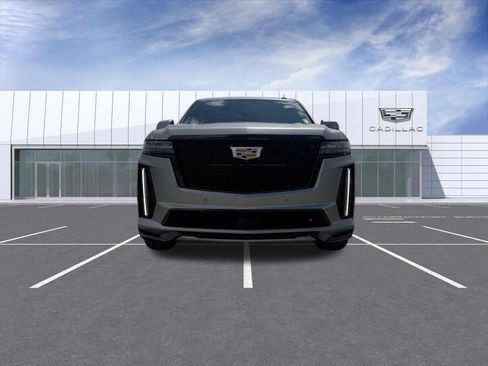Certified 2024 Cadillac Escalade V w/ Heavy-Duty Trailer Package AWD/4WD image 7