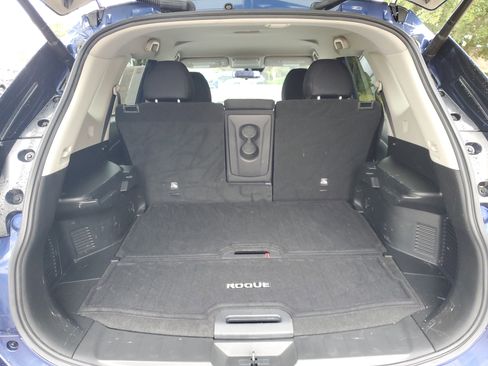 Certified 2019 Nissan Rogue SV image 11