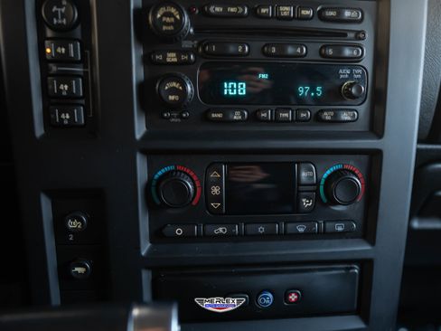 Used 2005 HUMMER H2 w/ Preferred Equipment Group image 28