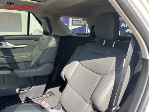 New 2025 Ford Explorer Active w/ Active Comfort Package image 39
