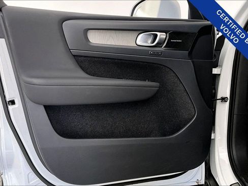 Certified 2023 Volvo XC40 B5 Ultimate w/ Protection Package Premier image 24