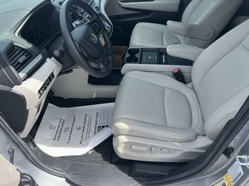 Used 2025 Honda Odyssey EX-L image 16