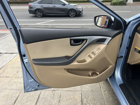 Used 2013 Hyundai Elantra GLS w/ Preferred Pkg image 10