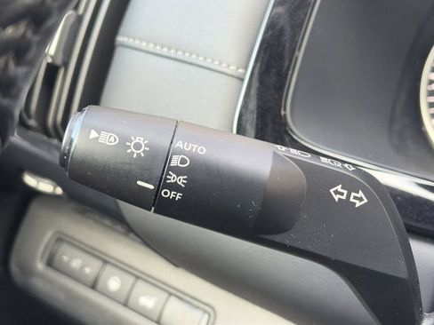 Certified 2025 Nissan Pathfinder SV image 21