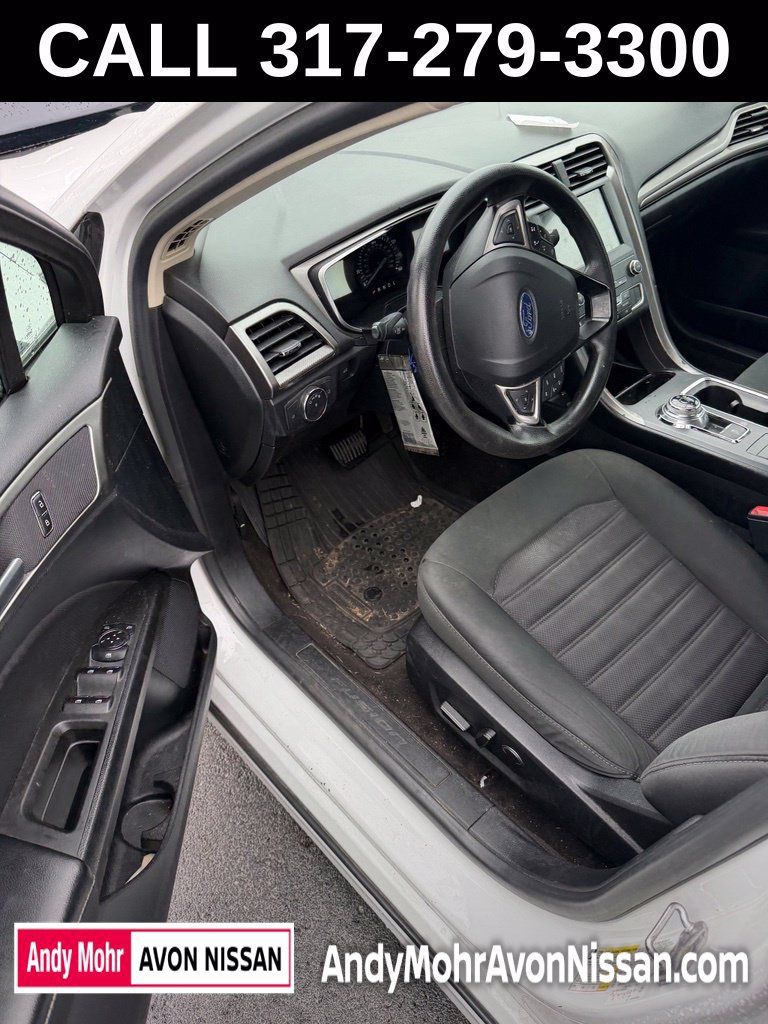 Used 2020 Ford Fusion SE FWD image 6